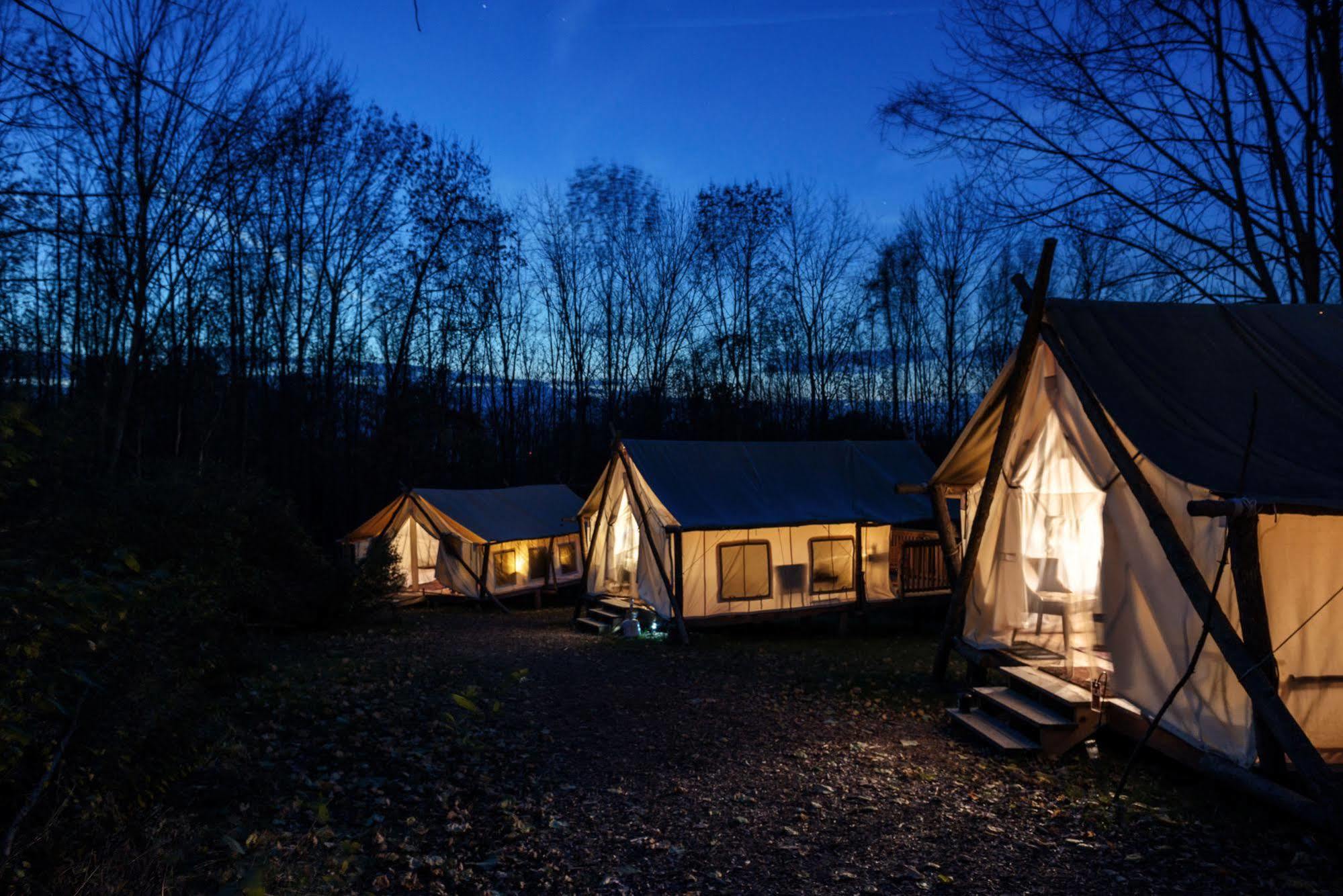 Отель Firelight Camps Итака Экстерьер фото